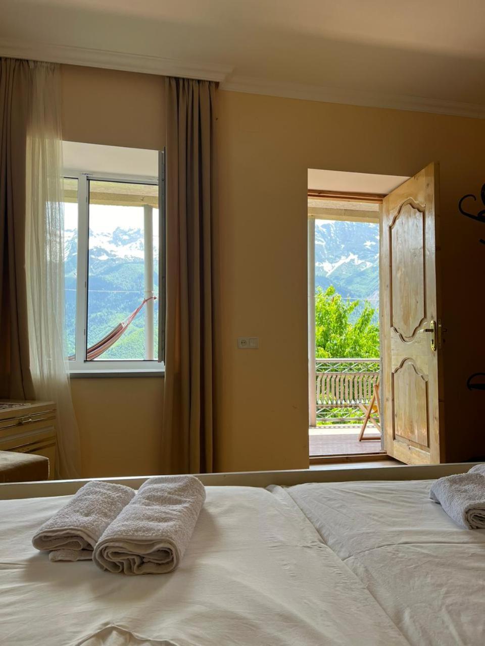 Guest House Lankhvri Becho Rum bild
